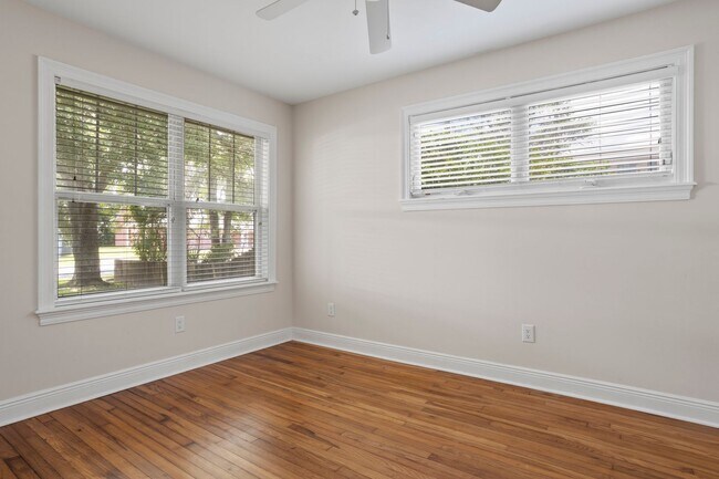 Building Photo - Charming Coastal Living in Downtown Ocean ...