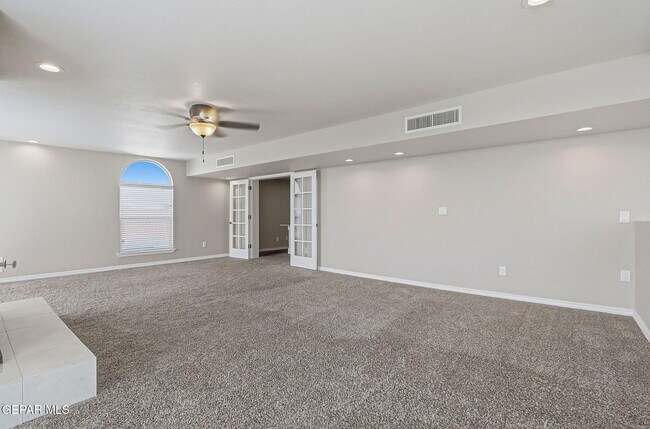 Building Photo - 825 Dulce Tierra Dr