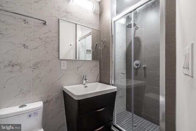 Building Photo - 2045 N College Ave