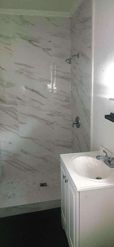 Building Photo - 1330 Pine St