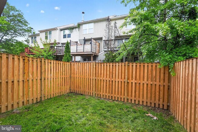 Building Photo - 13810 Fareham Ln