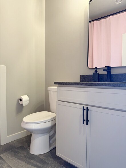 GUEST BATH - 110 Textile Ct