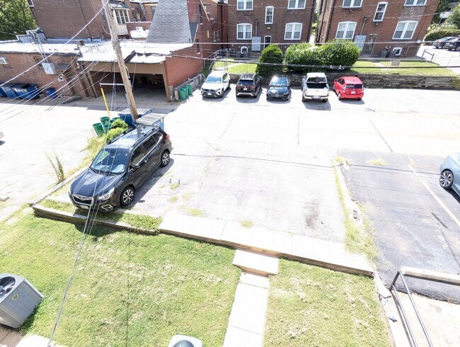 Building Photo - 6408 Alamo Ave
