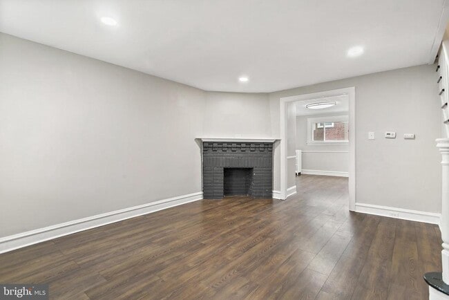 Building Photo - 7158 Radbourne Rd