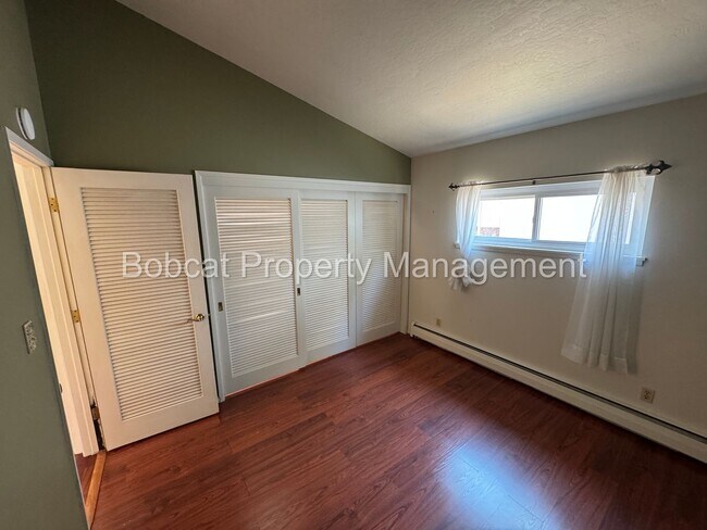 Building Photo - 3 Bed, 2 Bath Home Located in West Carson ...