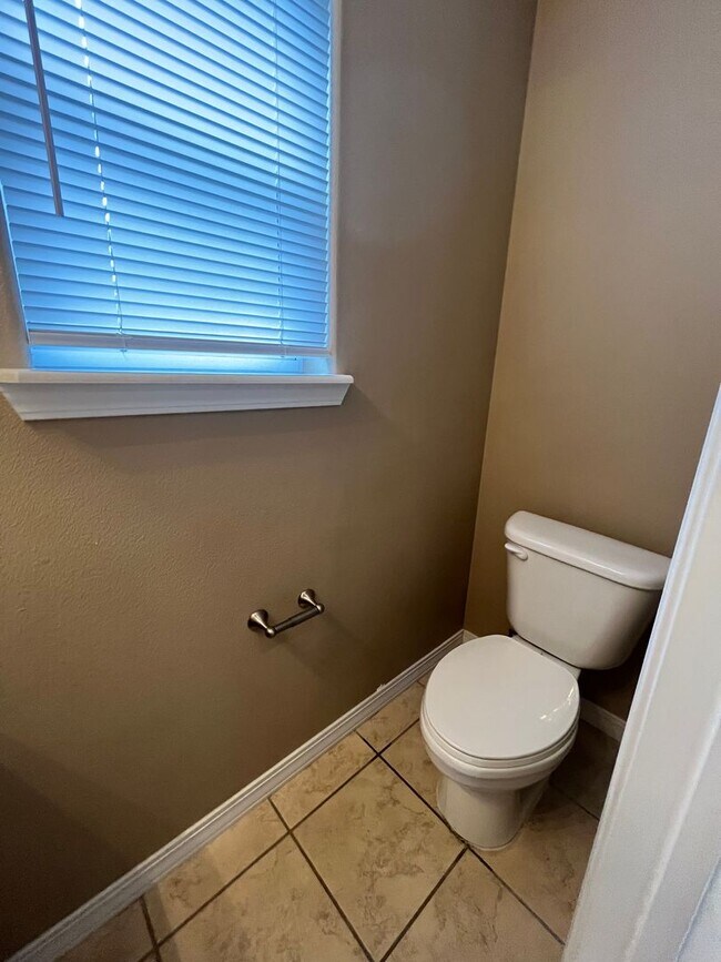Building Photo - COMING SOON 3 Bedrooms 3 Bathrooms AND A 3...