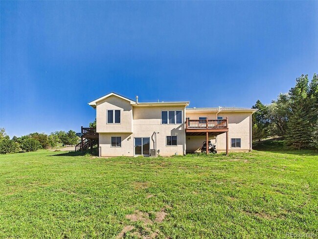 Building Photo - 1185 S Park Dr