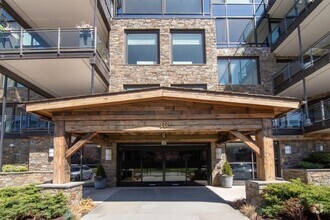 Building Photo - 18 Rivers Edge Dr
