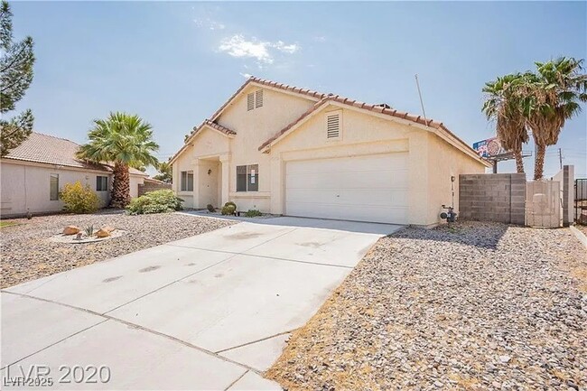 Building Photo - 745 Gullwing Ln