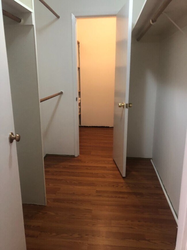 Building Photo - Beautiful one bedroom with grand Bay view’...