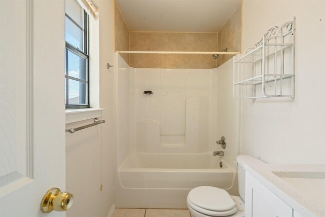 Building Photo - 113 Ramon Cardenas Dr