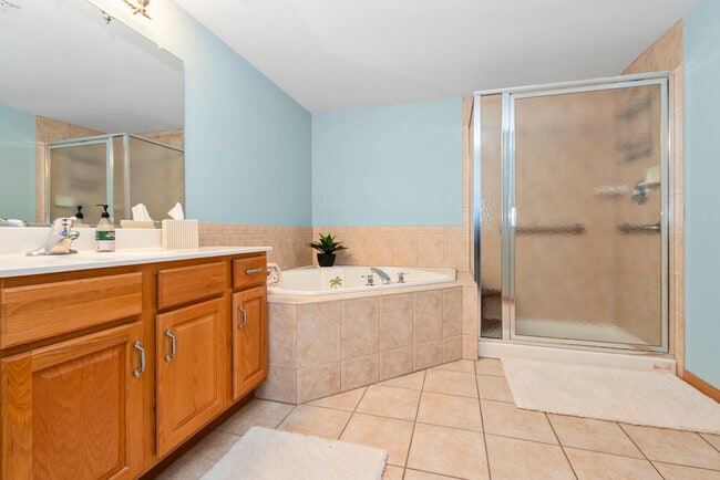 Building Photo - 14130 Sheffield Dr