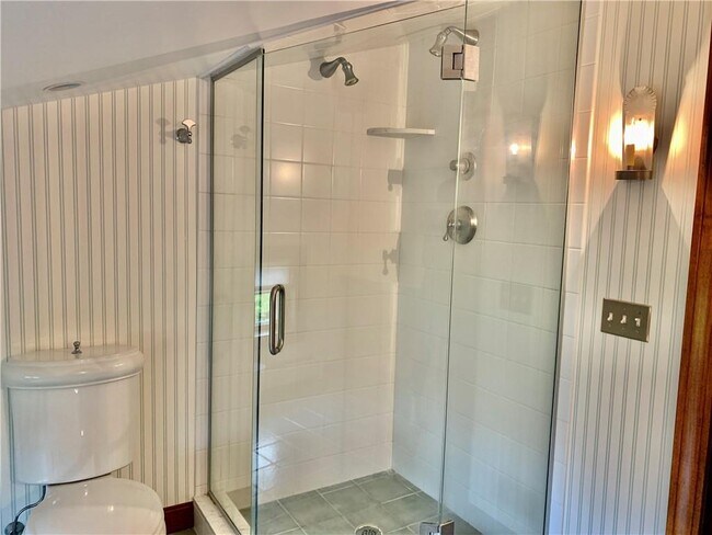 Building Photo - 6 Butts Rock Rd