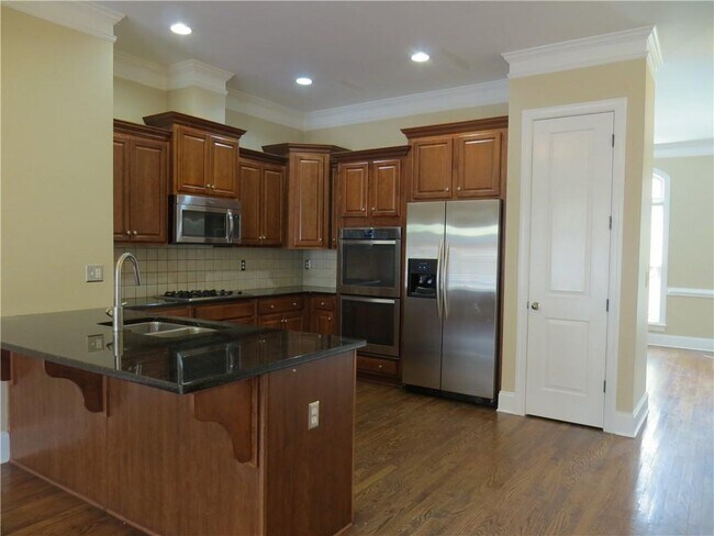 Building Photo - 131 W Ridge Way