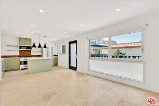 Building Photo - 210 S Hamilton Dr