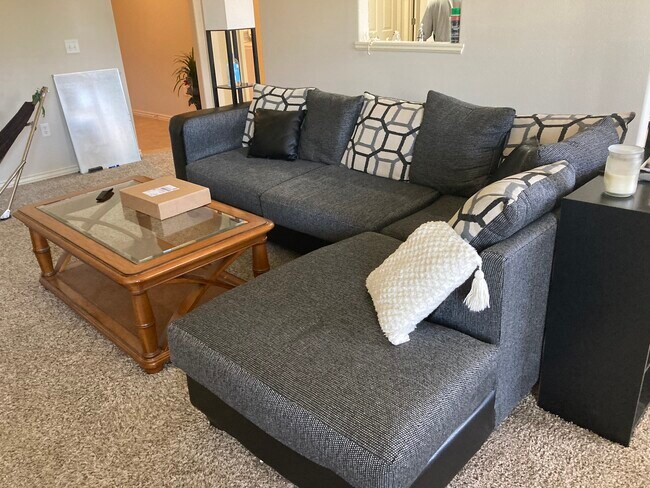 Building Photo - 2610 N Brush Creek Dr