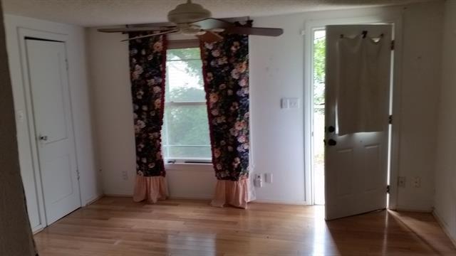 Building Photo - 7472 Love Cir