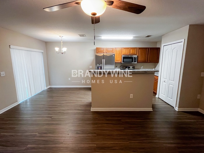 Building Photo - 8269 Halls Hammock Ct