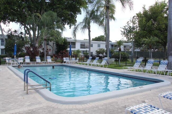 Building Photo - 6219 Bay Club Dr