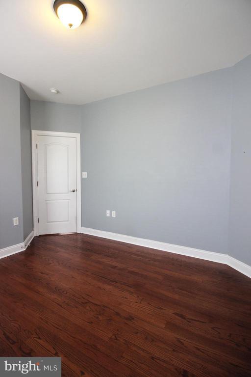 Building Photo - 421 N George Mason Dr