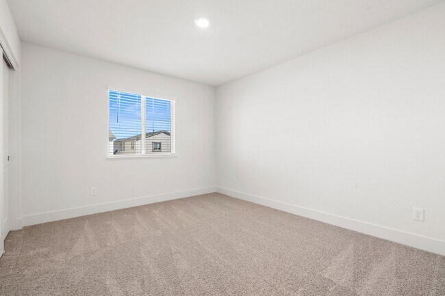 Building Photo - The Aspen - Luxurious 3 Bedroom 2.5 Bath T...
