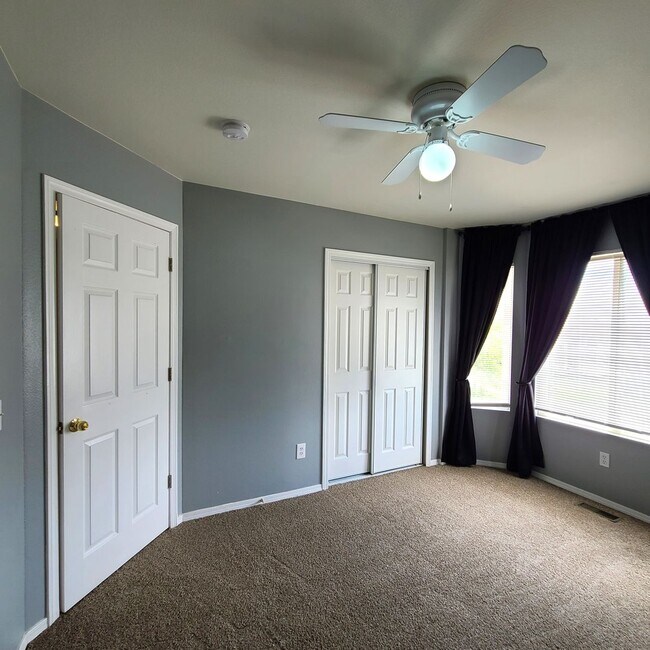 Building Photo - Beautiful home in Briargate Fairfax - D20 - ready to move in NOW!