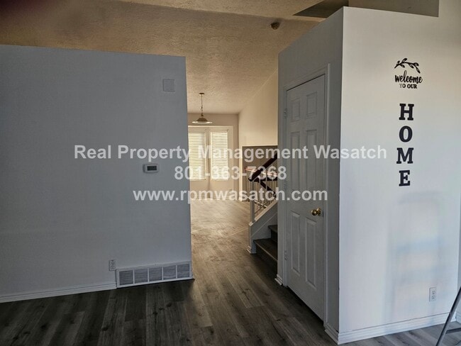 Building Photo - Perfect Multi Level home in West Vally City Utah