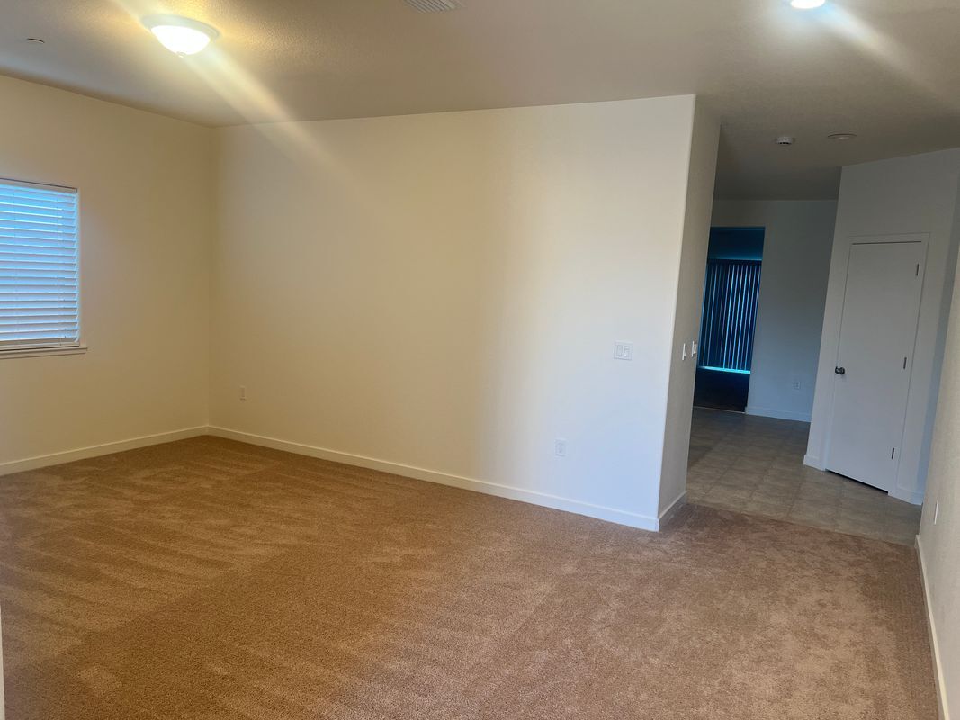 Building Photo - 741 Skyler Ct