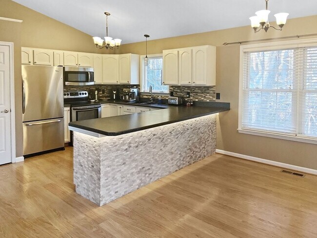 Building Photo - 3144 Holland Cliffs Rd