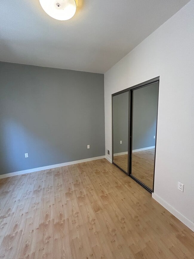 Building Photo - 718 Clementina St