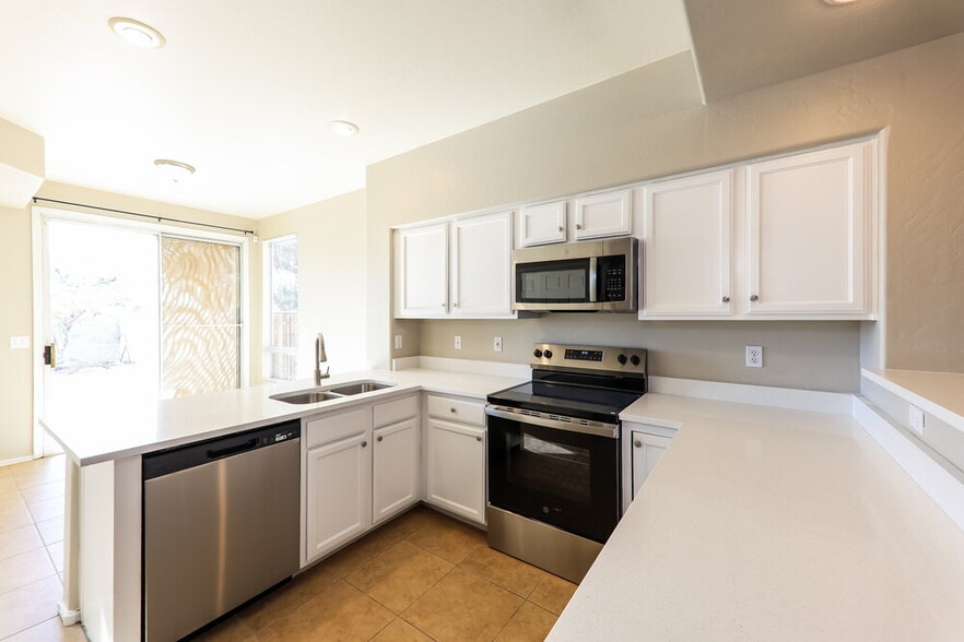 Building Photo - 1515 E South Fork Dr