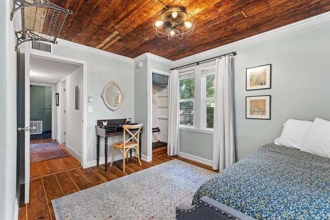 Building Photo - 519 E Ashby Pl