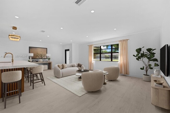 Building Photo - 401 SW 63rd Terrace