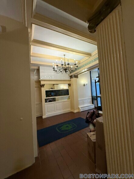 Building Photo - 1223 Beacon St