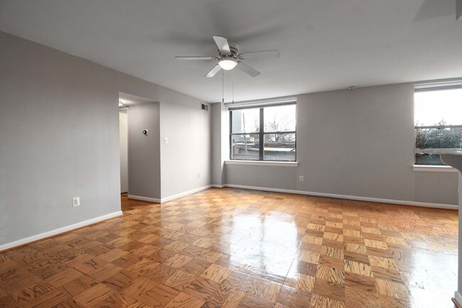 Building Photo - $500 Rent Credit for a Lease Start by 2/28...