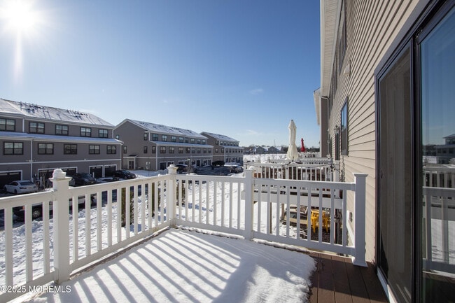 Building Photo - 26 Mariveles Wy