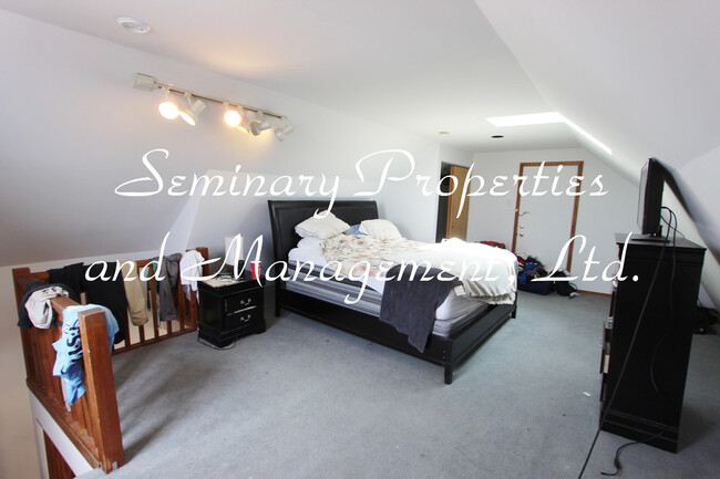 Interior Photo - 1432 N Paulina