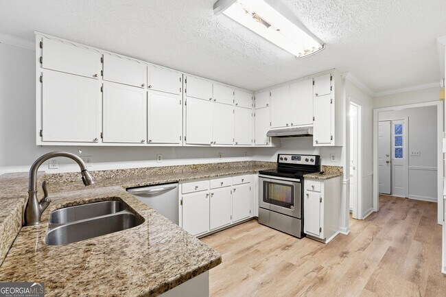 Building Photo - 2950 Flintrock Way