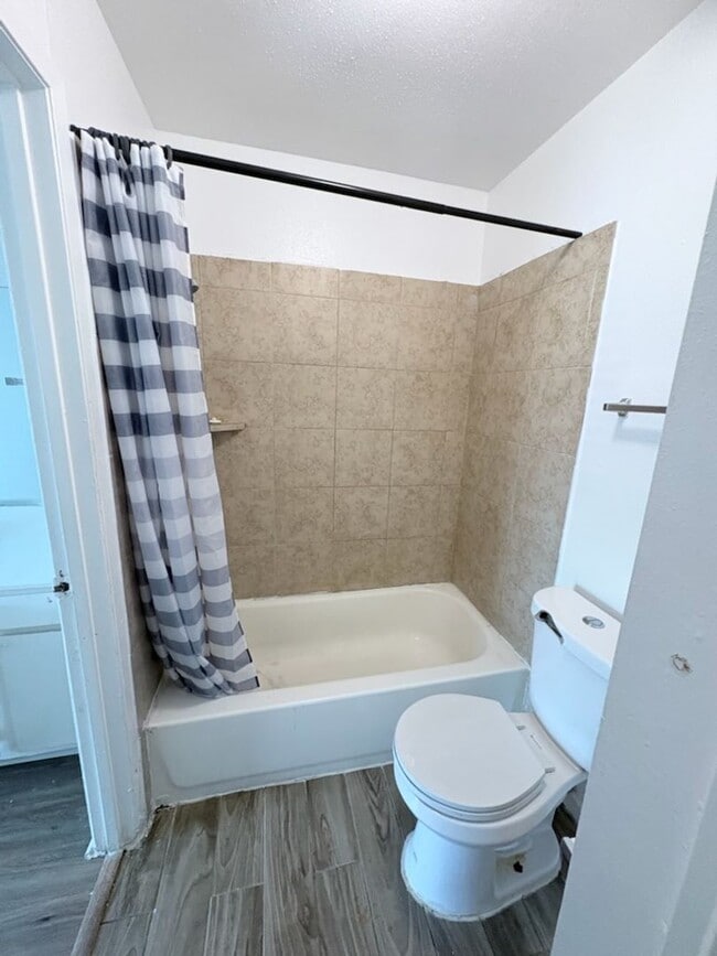 Building Photo - 6200 W Tidwell Rd