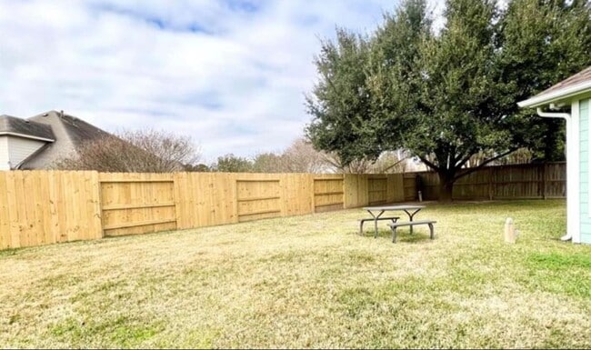Building Photo - 3527 Swordfern Pl