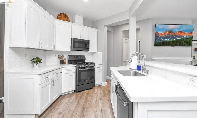 Building Photo - 4010 Goleta Pl