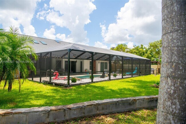 Building Photo - 1010 Joyce Ct