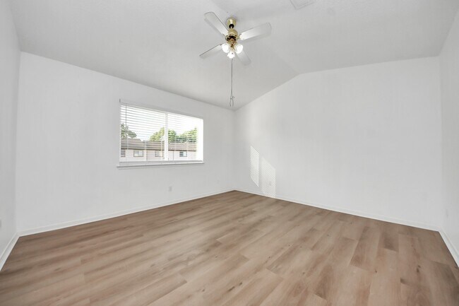 Building Photo - 12500 Brookglade Cir