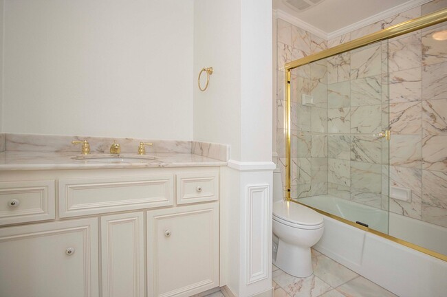 Building Photo - 4Bed/2Bath Home in  Kentfield with stellar...
