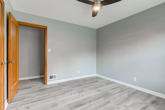 Building Photo - 4610 Rookwood Ave