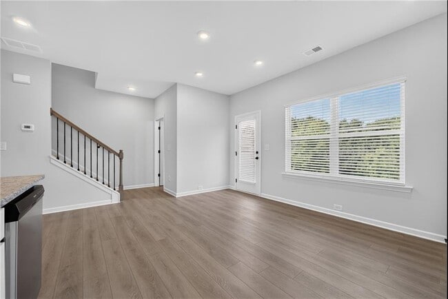 Building Photo - 58 Jacobs Farm Ln