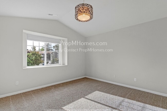 Building Photo - 3117 SW 173rd Ave