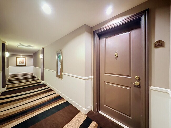 Building Photo - 610 W Las Olas Blvd