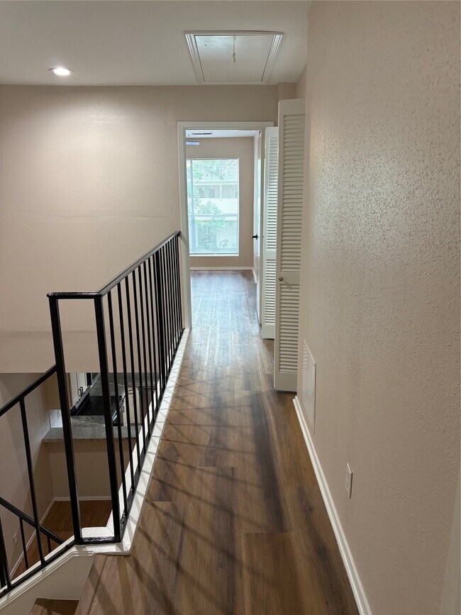 Building Photo - 14515 Wunderlich Dr