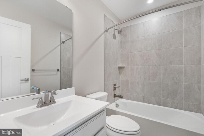 Building Photo - 1505 Wilmer Park Ln